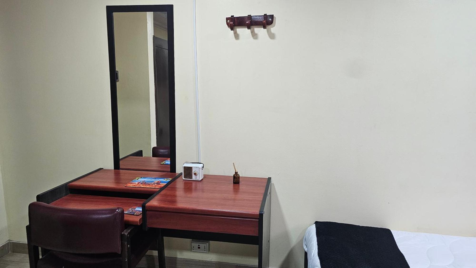 Bed & Breakfast Colisseum Roma House- Campin Simon Bolivar Movistar Embajada Compensar Bogota