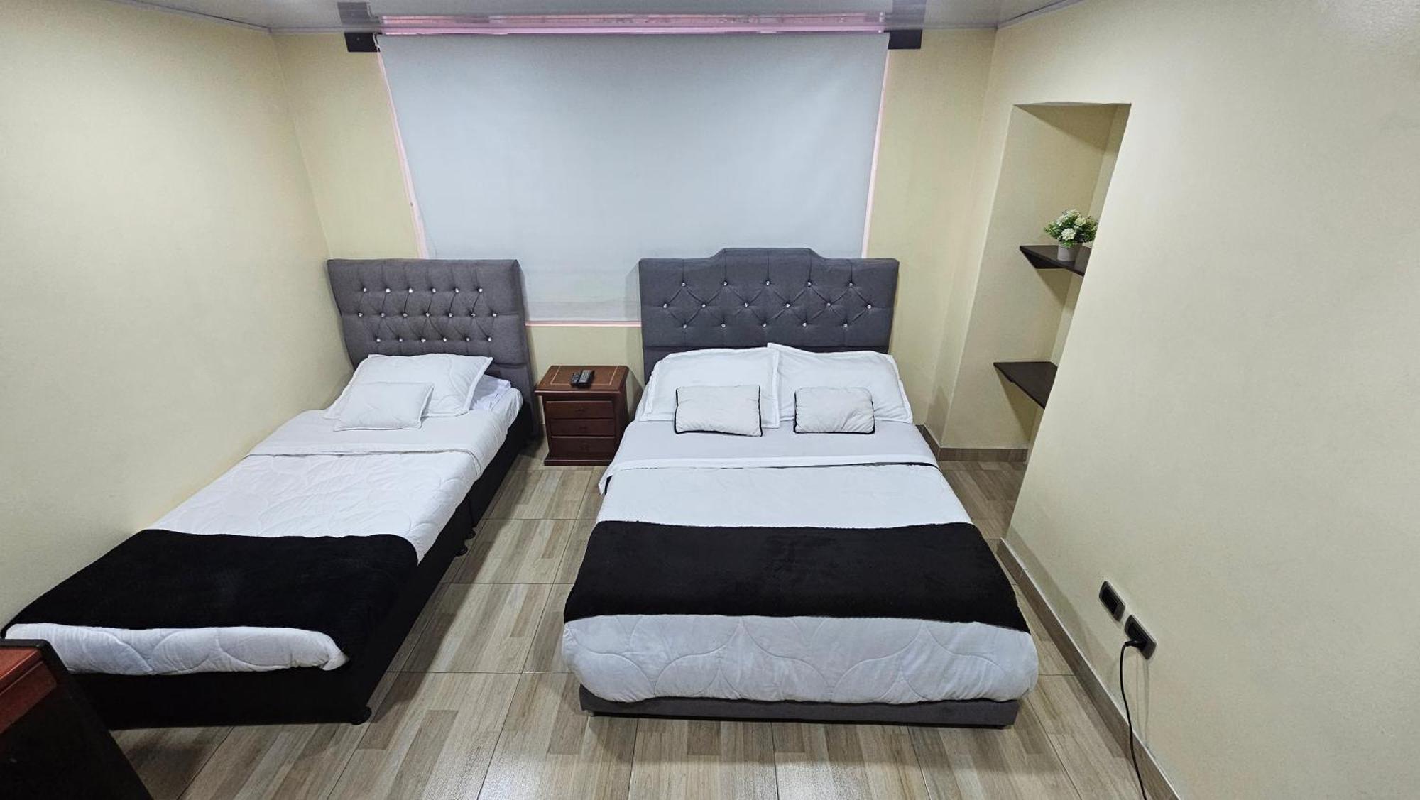 Bed & Breakfast Colisseum Roma House- Campin Simon Bolivar Movistar Embajada Compensar Bogota